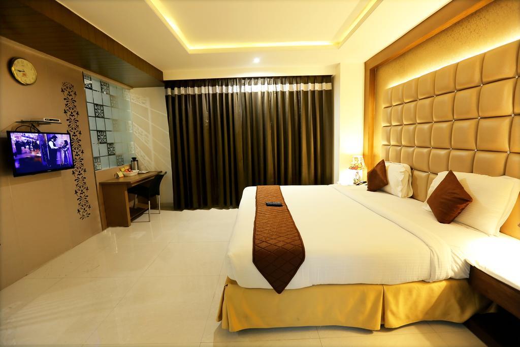 Hotel Sitara Grand Miyapur Hyderabad Habitación foto